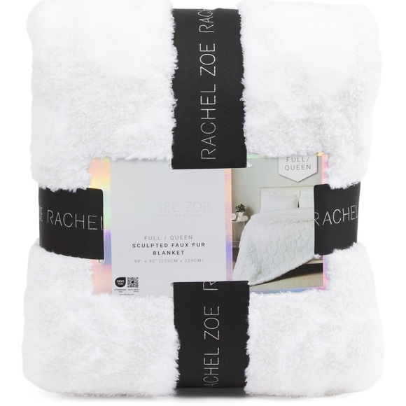 RACHEL ZOE
Faux Fur Skulls Blanket With Metallic Thread - Picture 1 of 2